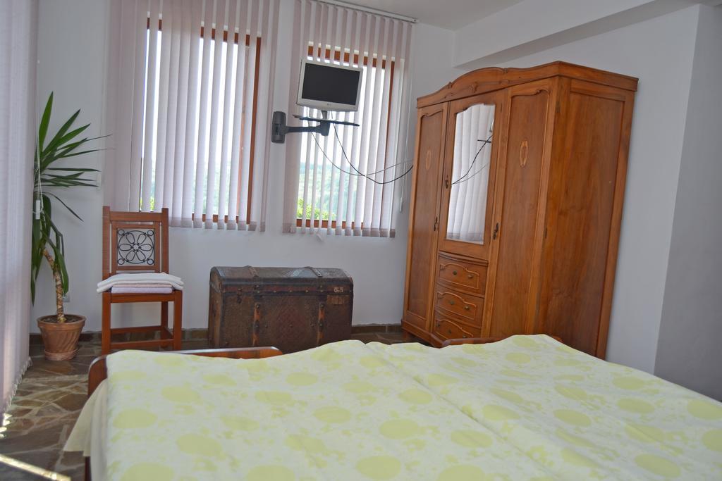 Guest House Diabora Arbanassi Exterior foto