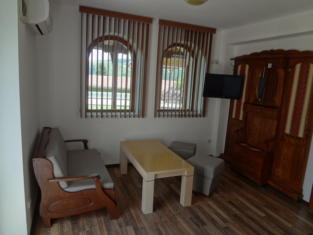 Guest House Diabora Arbanassi Exterior foto