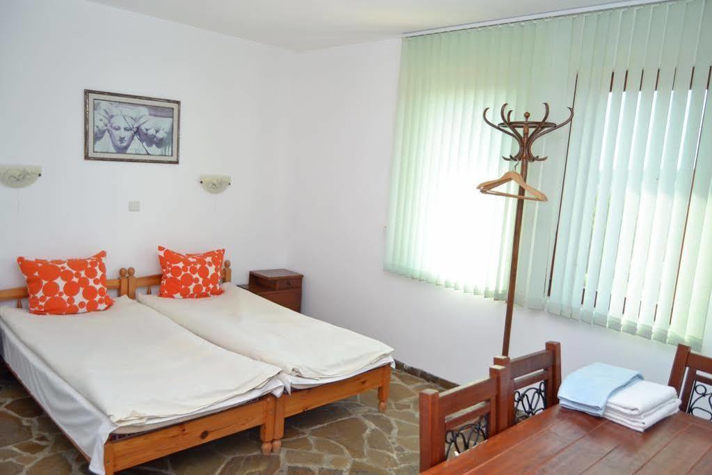 Guest House Diabora Arbanassi Exterior foto